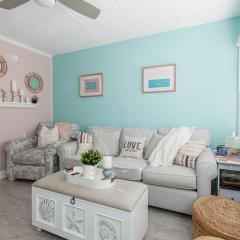 Ashore Beach Retreat-1BR 1BA with pool, parking, 1 & half block to Beach & Boardwalk, Morey's Pier