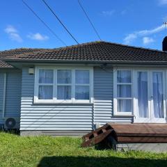 Comfty 3 Bedrooms House close to University