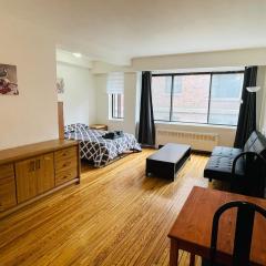 Stylish Montreal Apartment Comfortable Stay in the Golden Square Mile