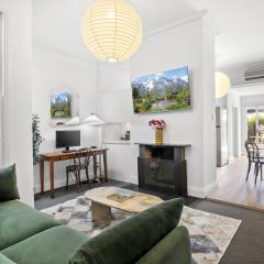 Charming 2-Bed Home with Outdoor Space in Cremorne