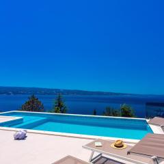 Villa Belvedere with heated pool, billiards, Media room, sea views,10 pax