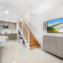 Deluxe Duplex at South Beach and Beautiful Surroundings