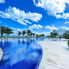 Luxury Apartment ocean view & Beach front in the best location of Cancun