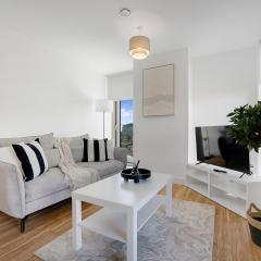 Luxury 2BR in Media City