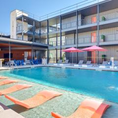 5 Mi to Dtwn Modern Condo in New Braunfels!