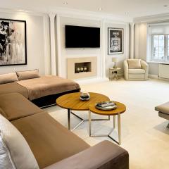 Opulent Mayfair 2 Bedroom House with Rooftop by Hyde Park