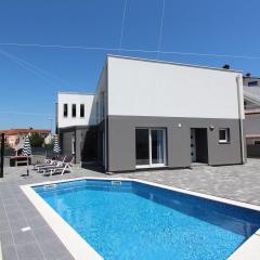 Einzigartige Villa direkt in Rovinj mit Privatpool, Grillbereich, Privatparkplatz, WiFi