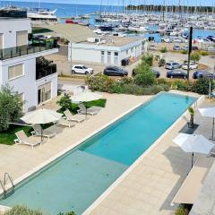 Luxus Apartment nur 300 Meter zum Strand mit Pool, Liegen, Grill, Privatparkplatz