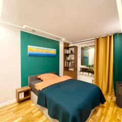 Comfortable Apartment close to the Old Town Square, free underground parking, self check in 24h