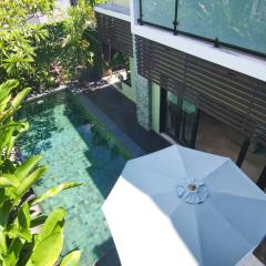 Villa Uma Sari - 2BDR, Private Pool and Sunset Rooftop, Quiet and Central