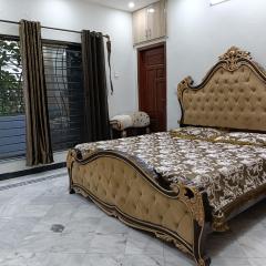 Blue Stone House - Near Islamabad Airport, Free Wi-Fi & parking