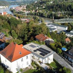 schöne Villa, Nähe Stadtzentrum, mit Garten