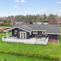 Awesome Home In Væggerløse With Sauna