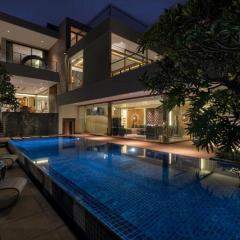 Western Taste of 5 BR Luxurious Villa Canggu CYN