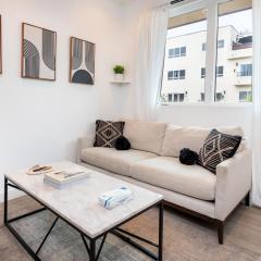 Luxury 1BR Apt LA Experience