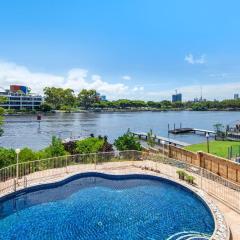 Retro Classic Surfers Paradise Waterfront Home