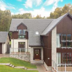 Lairig Ghru Lodge