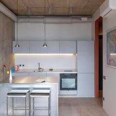 Authentic 1 BD Apartment by Hostlovers