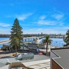 The Entrance Waterfront Apartment 425