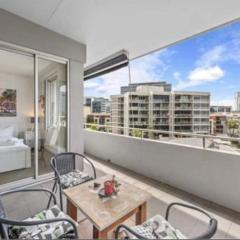 Fortitude Valley Lux Apartment