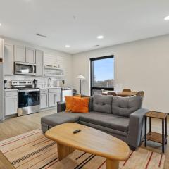 CozySuites Mass w parking lounge & roof deck #26