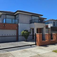 Snappy Springvale 3 Bed House