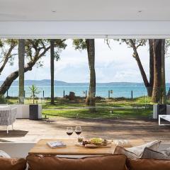 Azure Haven– A Waterfront Luxury Retreat for Families