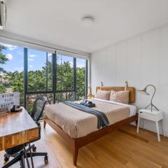 Prime Williamsburg Luxury One Bedroom With Balcony