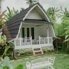 Ubud White Cottage