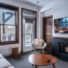 Suite with mountains view & Resort access