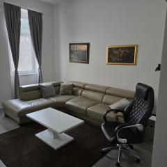 Sarajevo central quiet apartment,private free parking