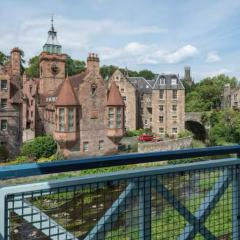 Edinburgh - apartment with balcony and secure garage parking