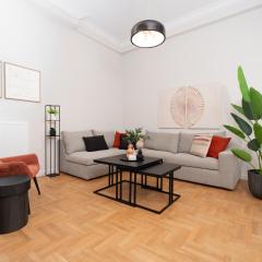 Spacious & Stylish Athens Apartment - Walk to Metro