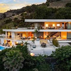 #Marbella Lane - Luxe Home with Breathtaking Views