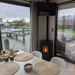 Surla houseboat Hangloose winter location Lisse