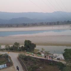 Advik- Ganga & Hill View Serene Rishikesh