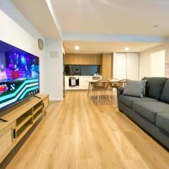 Stunning 2BR Apt @ Adelaide CBD with Pool-Gym-BBQ