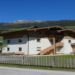 apartment Johann in Wald im Pinzgau with balcony