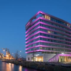 Moxy Amsterdam Houthavens