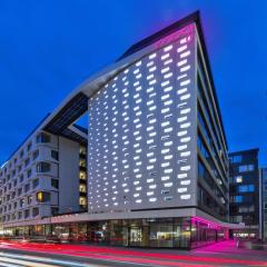 Moxy Frankfurt City Center