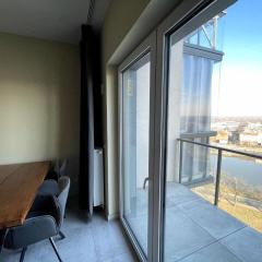 17th Floor with River View Panorama