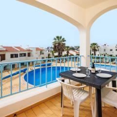 Apartment with roof top terrace & great see views