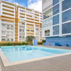 Bright 1 BDR Flat with Pool & Balcony by LovelyStay