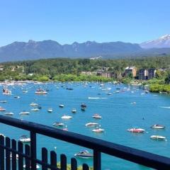 Espectacular vista al lago y al volcán