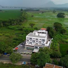 The Lotus Hotel Visakka Palani