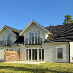 Nice Home In Västervik With Lake View