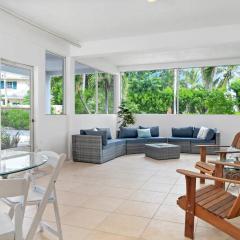 Relaxing Island Retreat Steps to Grace Bay Beach