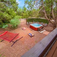 Sedona Getaway with Hot Tub, Deck and Red Rock Views!