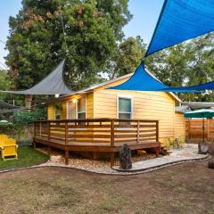 East Austin Bungalow w BBQ Firepit Fun Yard