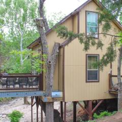 Treehouse 2 - Cardinal Casita